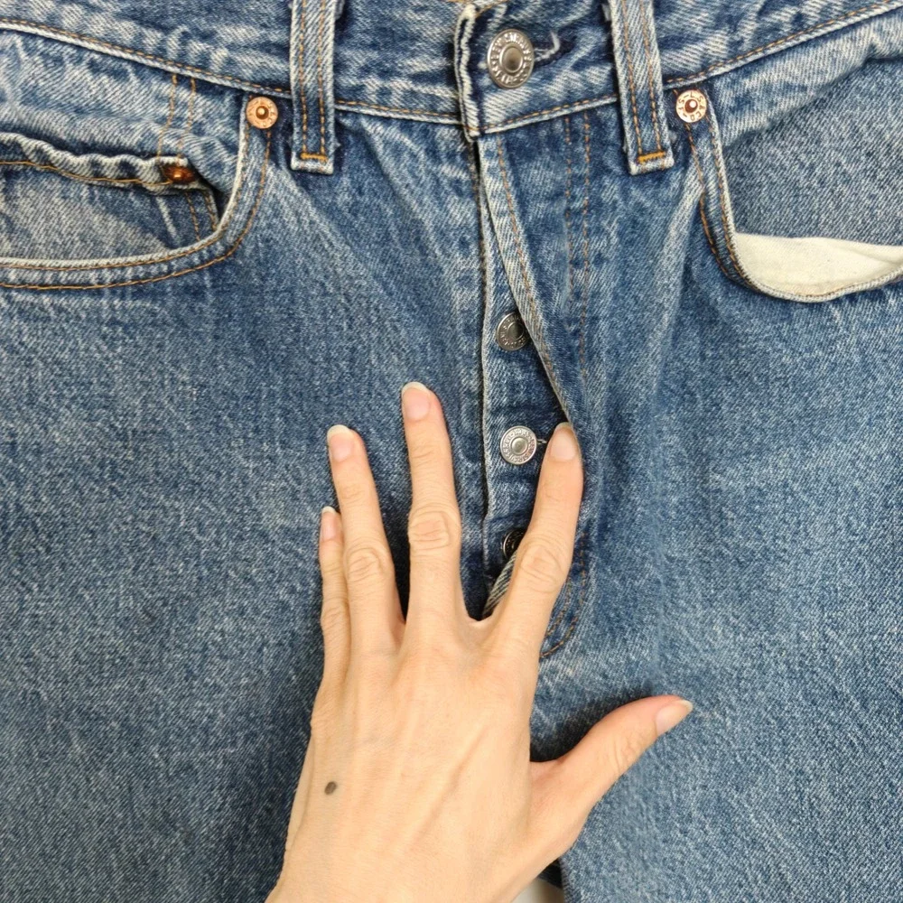Vintage Levis 501xx Jeans 32x32 Blue Straight Leg Made in USA Grunge Americana
